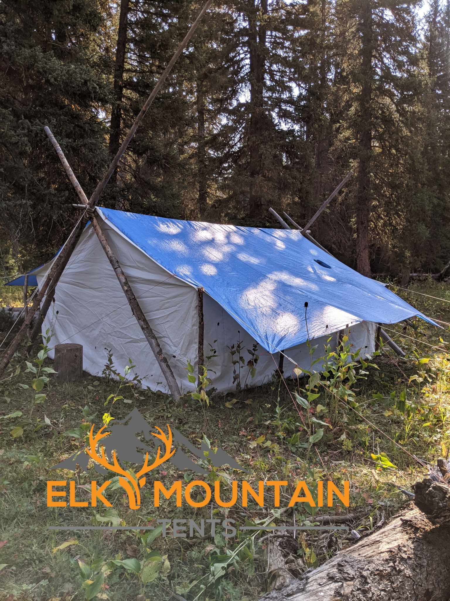 Lightweight hunting outlet tents